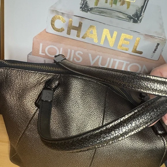 Coach Kelsey Metallic Gold Crackle Leather Tote Bag With Zipper Closure- - Picture 4 of 9